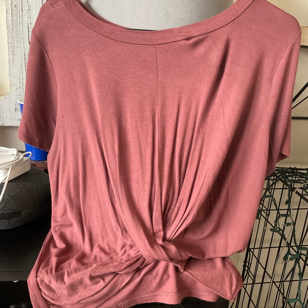 Blouse with front twist